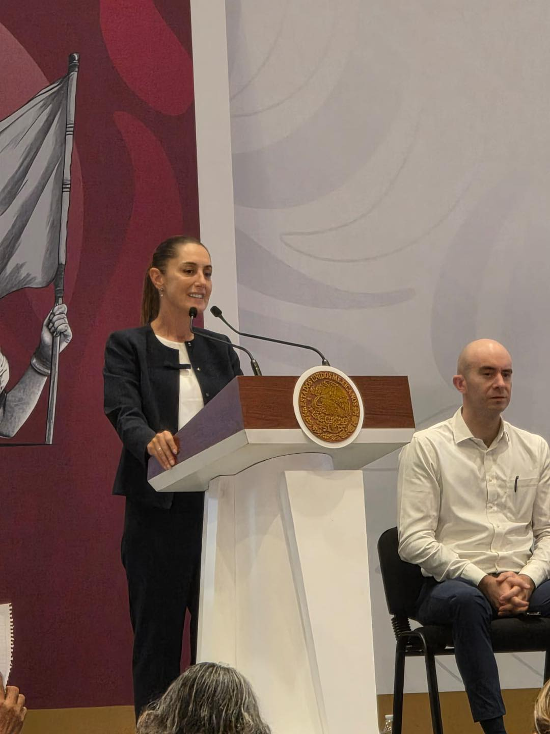 Claudia Sheinbaum rinde su primer informe en Querétaro: anuncia apoyos sociales y proyecto ferroviario