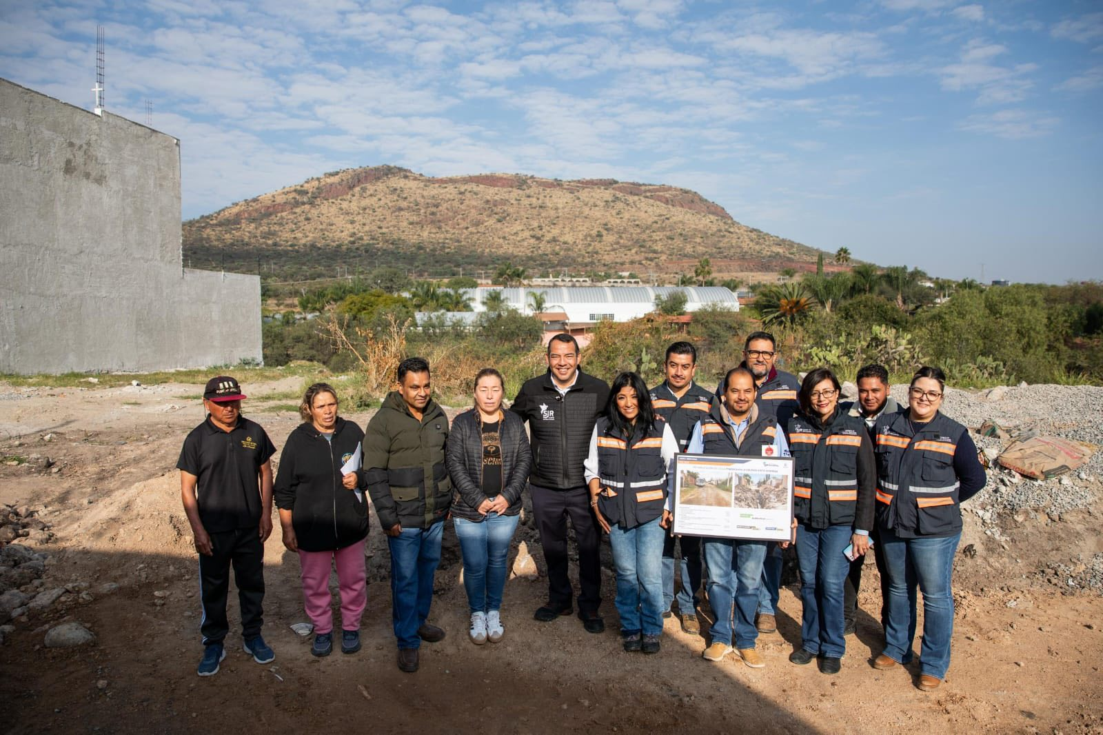 Roberto Cabrera supervisa rehabilitación de la calle Pingüica en Vista Hermosa