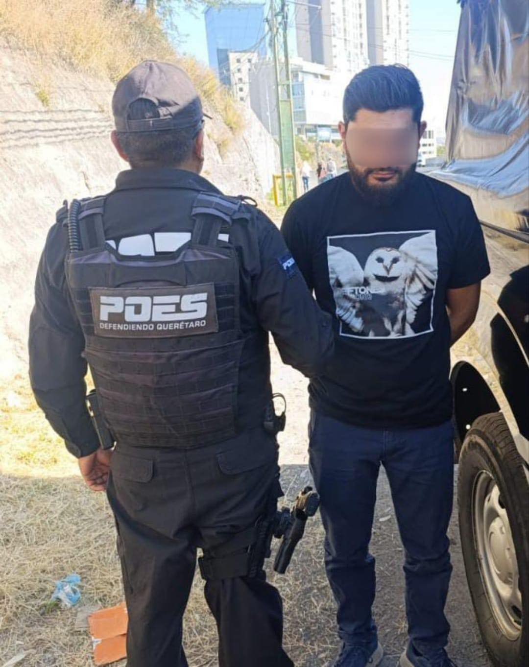 POES detiene a sujeto que conducía camioneta robada y con placas falsas