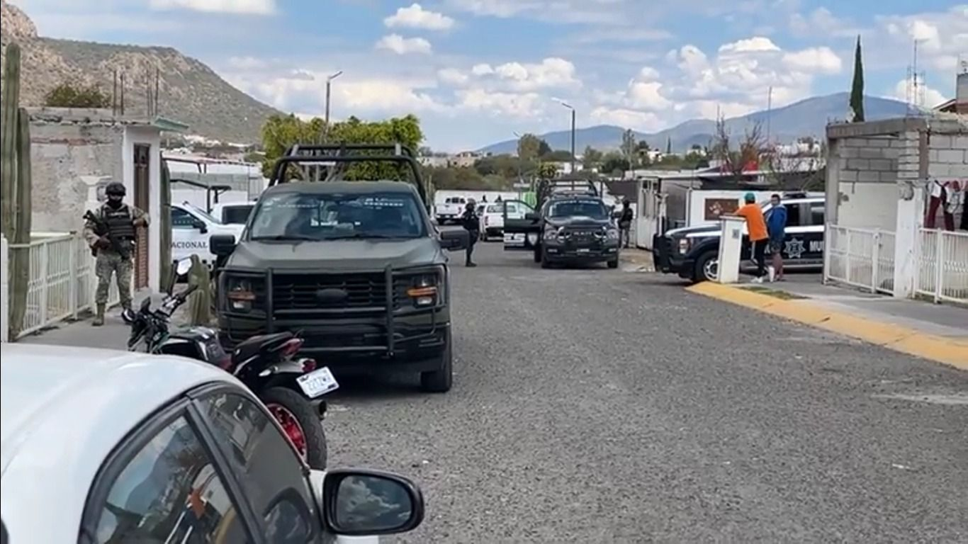 Fuerte operativo de seguridad por cateos en domicilios de San Juan del Río