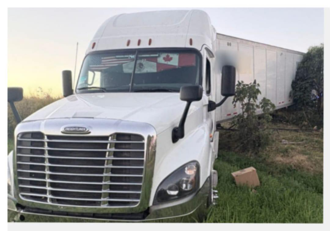 POES asegura tractocamión robado y detiene a un sujeto en la capital